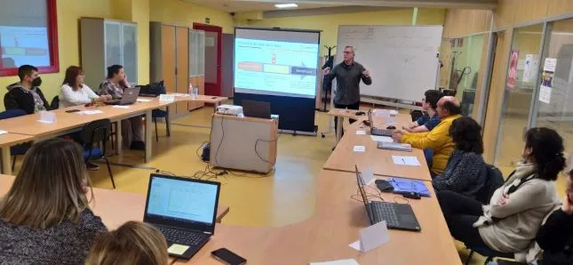  Los participantes de la Lanzadera de Empleo reciben formación sobre la ‘Generación de modelos de negocio’