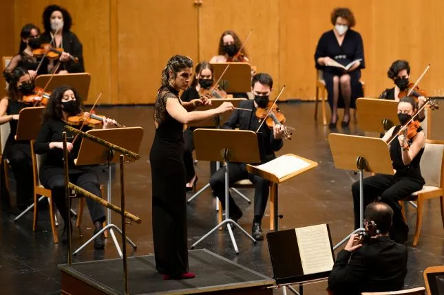  La Orquesta Sinfónica del Cantábrico cierra el 1 Festival Internacional de Guitarra Española de Torrelavega