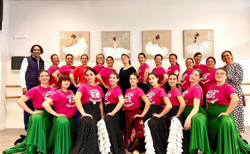  SOBERÓN Y LAZA VISITAN AL CUERPO DE BAILE DE LA ESCUELA DE DANZA COVADONGA VIADERO