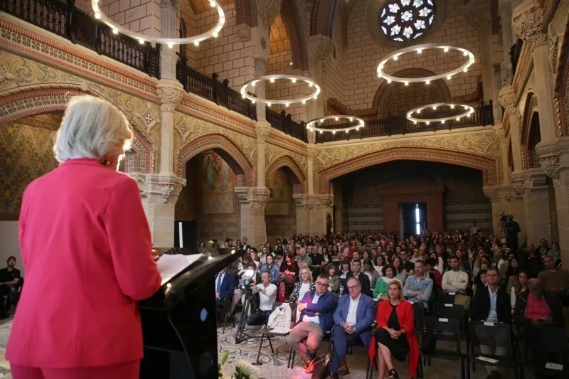  Cerca de 250 docentes participan en el XIV Congreso de Educación de Cantabria que esta edición pone su foco en la innovación