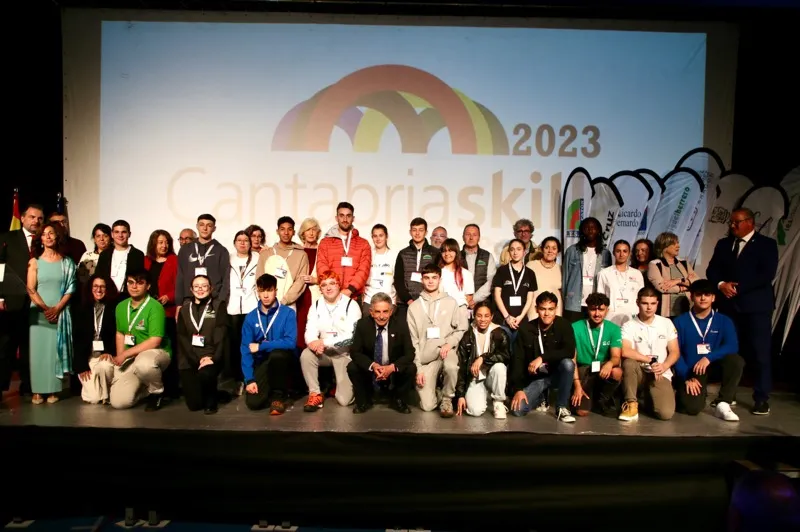  Revilla valora que Cantabria tiene una Formación Profesional «para sacar pecho, la mejor de España»