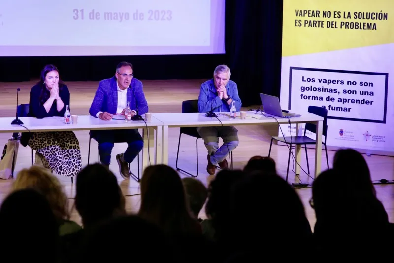  Sanidad alerta sobre los riesgos del vapeo, que contiene sustancias tóxicas que dañan el organismo, crea adicción entre los no fumadores e incentiva el consumo de tabaco