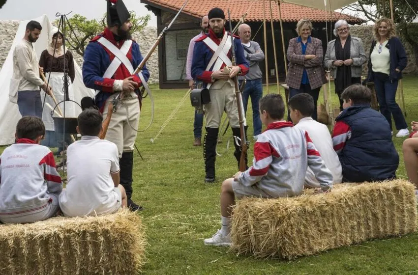  Estudiantes de Camargo se acercan a la figura histórica de Pedro Velarde