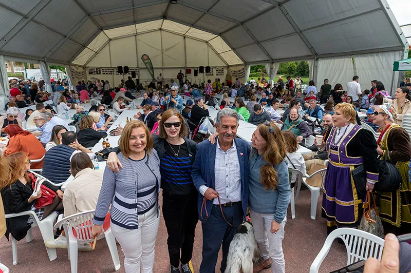  Santa María de Cayón celebra su I Feria del Chocolate