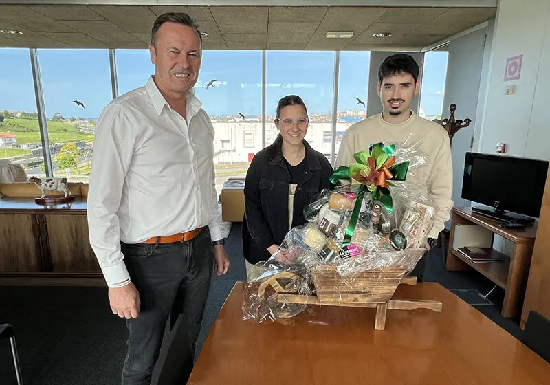  Blanco destaca la implicación de los cántabros con la protección del medio ambiente a través del reciclaje y la economía circular