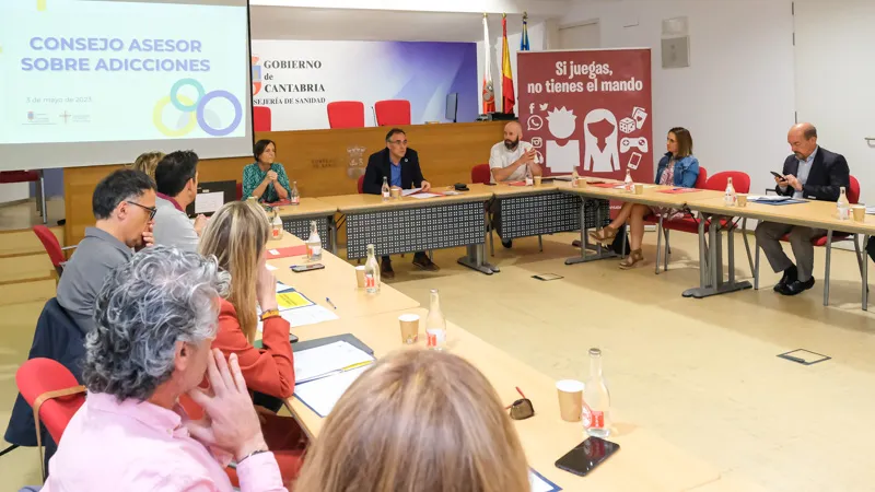  El Consejo Asesor sobre Adicciones alerta sobre la falta de percepción de riesgo del vapeo, que contiene sustancias tóxicas que dañan el organismo