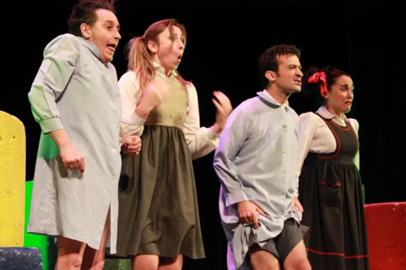  El circuito escénico de teatro aficionado inicia su actividad con 18 espectáculos y 8 compañías que llevarán 27 representaciones a 14 ayuntamientos de Cantabria