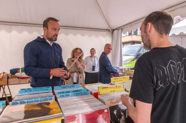 Noticias de Cantabria | El Cántabro | Inaugurada la Feria del Vinilo de Torrelavega