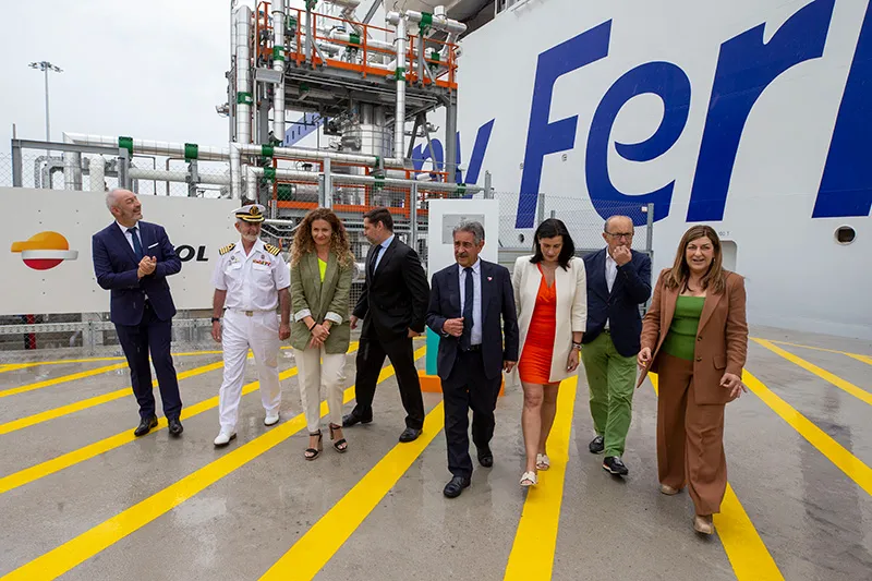Noticias de Cantabria | El Cántabro | Revilla preside la inauguración de la terminal de gas natural licuado de Repsol en el Puerto de Santander