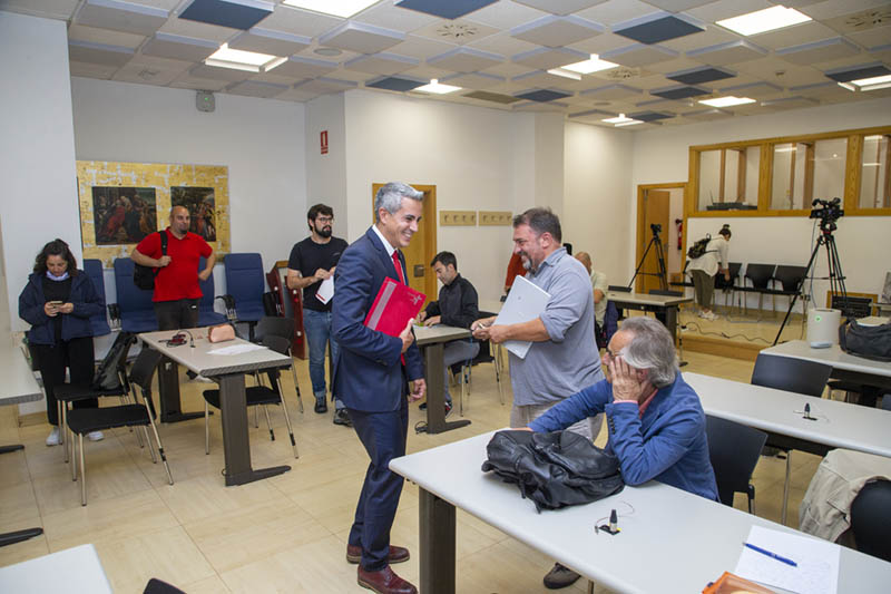  El Gobierno inicia los trámites para contratar el servicio de transporte escolar para los dos próximos cursos por más de 54 millones de euros