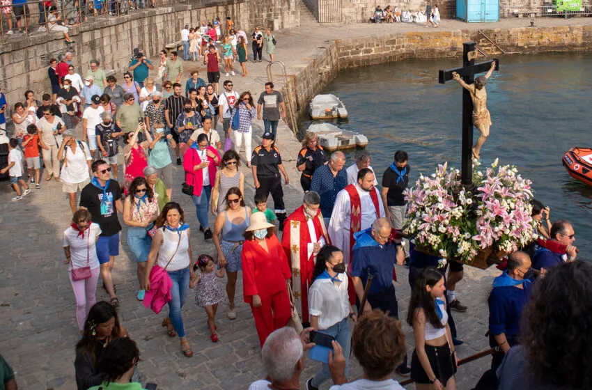  El Ayuntamiento de Comillas ha presentado el programa para la fiesta del Santo Cristo del Amparo