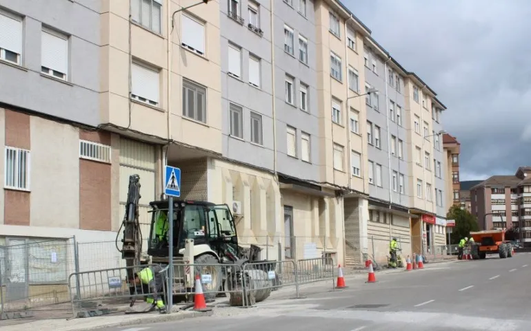 Noticias de Cantabria | El Cántabro | Iniciada la obra de reforma de la acera de la calle Ronda