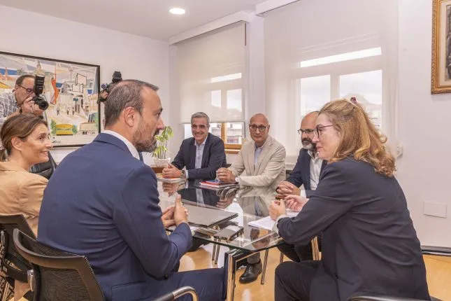 La consejera de Cultura, Turismo y Deporte reafirma su compromiso con los proyectos en marcha en Torrelavega