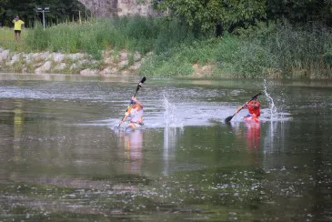 141 deportistas de 19 clubes disputaron en Oruña la XI edición de Regata de piragüismo ‘Real Valle de Piélagos’
