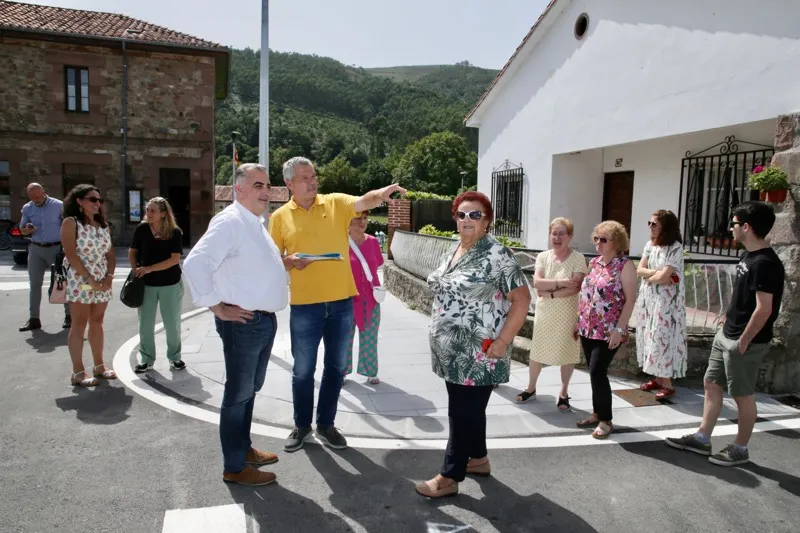 Roberto Media visita en Mazcuerras diversas obras ya finalizadas o en ejecución por importe de más de medio millón de euros