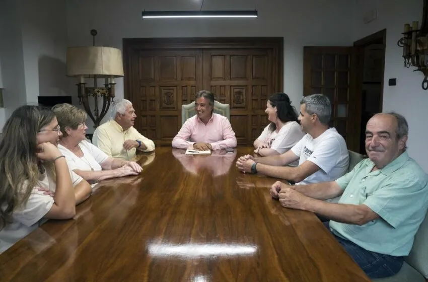 Noticias de Cantabria | El Cántabro | Movellán anuncia la limpieza del Río Collado y la mejora de los servicios públicos y de telecomunicaciones en Camargo pueblo