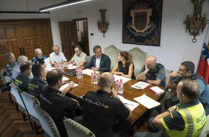 Noticias de Cantabria | El Cántabro | Movellán traslada a la delegada de Gobierno su intención de cubrir esta legislatura el cien por cien de las plazas de Policía Local en Camargo