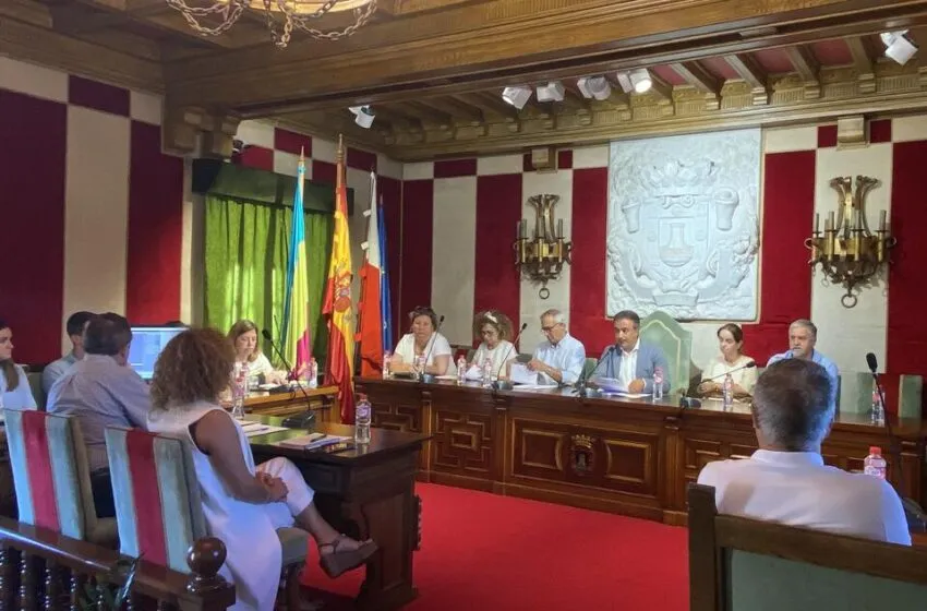  PRC y Vox apoyan la iniciativa de Movellán de que el psiquiátrico de Parayas se convierta en un complejo asistencial sanitario y residencial para los mayores