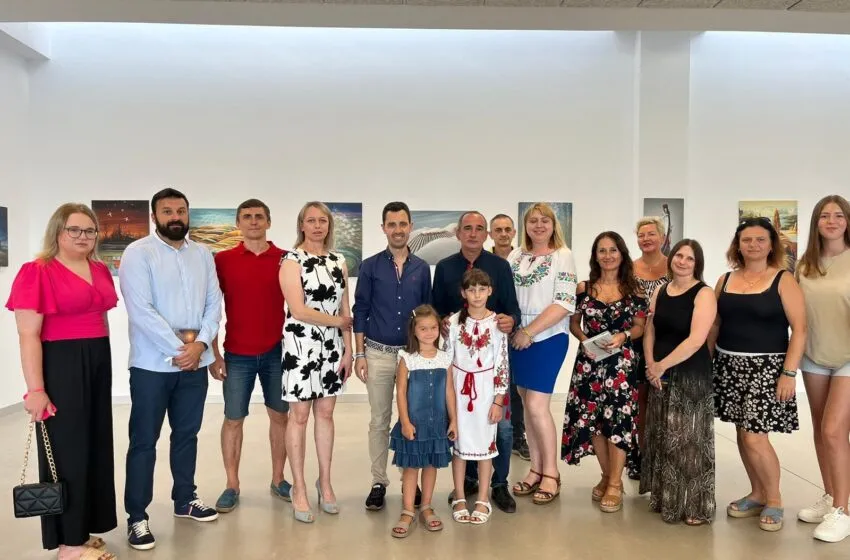 El centro cívico de Cazoña acoge la exposición ‘Motivos ucranianos’