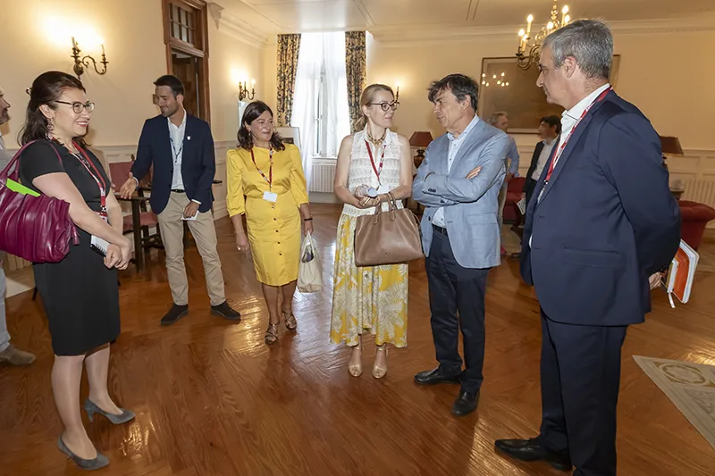  Fernández señala que controlar la saturación del territorio y la apuesta por la sostenibilidad «son esenciales para garantizar la viabilidad del turismo»