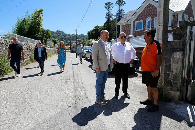 Noticias de Cantabria | El Cántabro | Fomento invertirá cerca de 50.000 euros en la reparación de los viales del barrio La Pesquera en Laredo