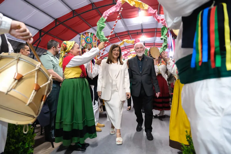  Buruaga apela al compromiso constitucional que fue «la llave» del estado autonómico y rechaza «los privilegios de unos sobre otros»