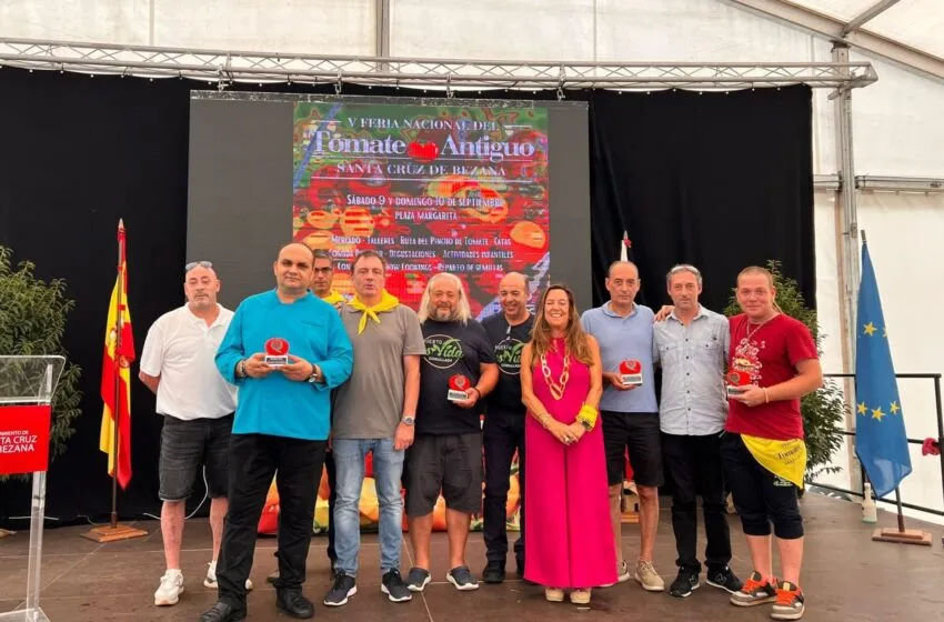La V Feria Nacional del Tomate Antiguo de Santa Cruz de Bezana ya tiene tomates ganadores.
