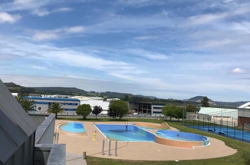  COLINDRES  ABRE SUS PISCINAS AL AIRE LIBRE ESTE SÁBADO