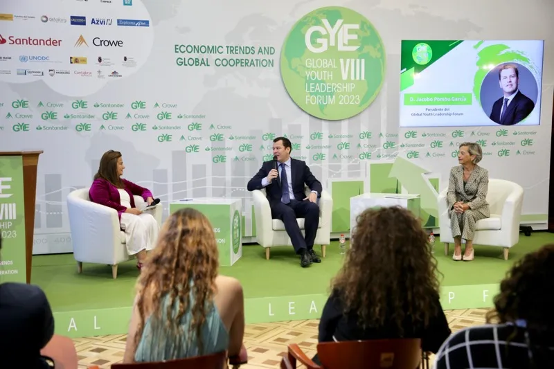 Gómez del Río destaca el papel del talento joven para reforzar la cooperación internacional y las políticas comunes y de integración