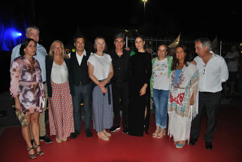  Nando Agüeros reúne en Potes a miles de seguidores para celebrar su 25 aniversario de la mano de Cantabria Infinita y el Año Jubilar Lebaniego