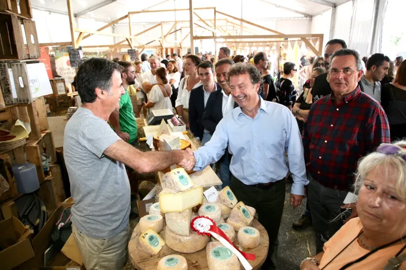 Palencia destaca la importancia de las ferias agroalimentarias para promocionar los alimentos de Cantabria