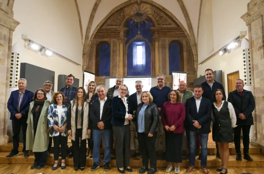 Eva Guillermina Fernández apuesta por que el Camino Lebaniego y el de Santiago francés «sigan mejorando juntos» como motores económicos y «pilares fundamentales» del patrimonio y la cultura