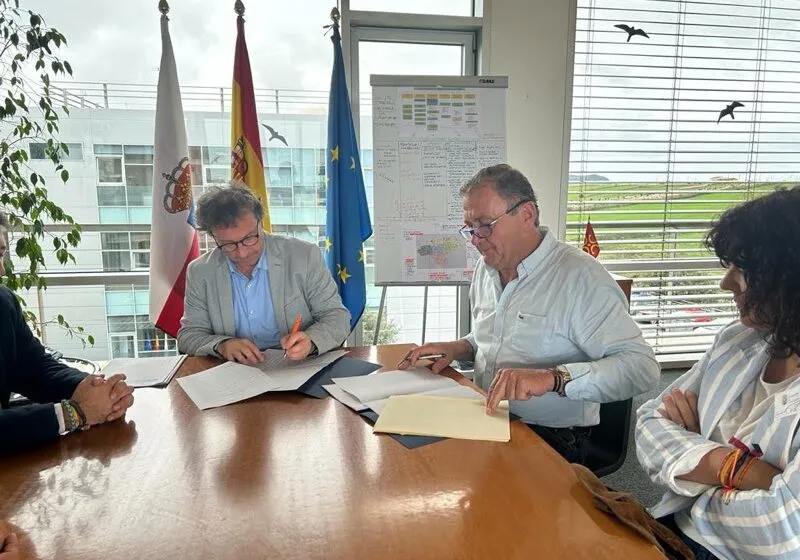 El Gobierno firma un convenio con la Federación de Asociaciones de Criadores de Razas Cárnicas para promover el desarrollo sostenible de estos animales