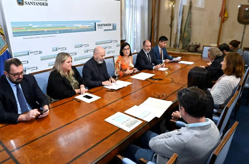  Santander ofrecerá cursos de aprendizaje en nuevas tecnologías en los centros cívicos