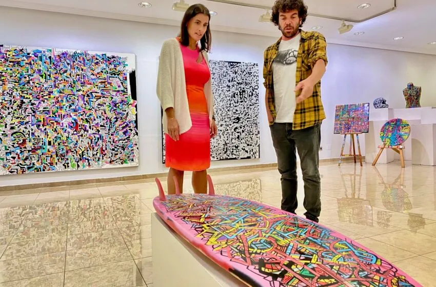 El Casino acoge la exposición ‘Spread’ del pintor cántabro Yeyo Riancho