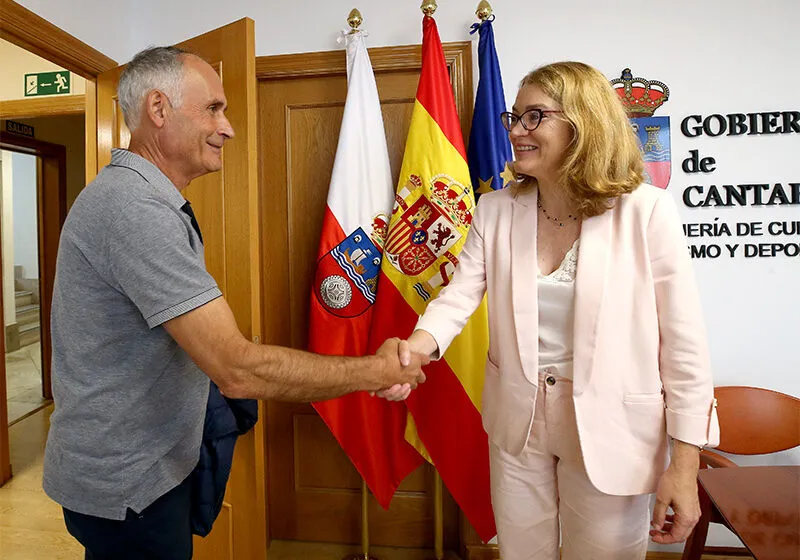 Noticias de Cantabria | El Cántabro | La Consejería de Turismo muestra su apoyo a la tirolina sobre el Gándara