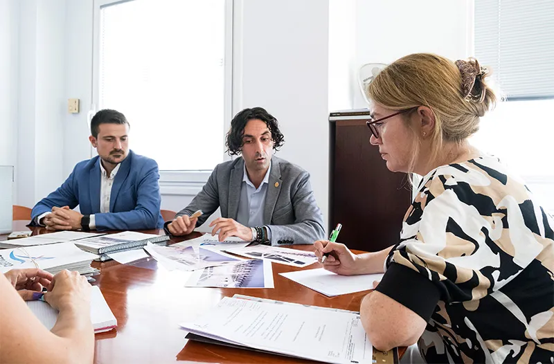 Cultura colaborará con el Ayuntamiento de El Astillero en el desarrollo de proyectos y la mejora de las infraestructuras municipales