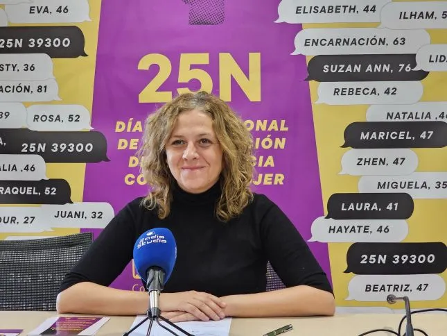 Noticias de Cantabria | El Cántabro | Torrelavega celebra el 25N con la tradicional lectura del manifiesto y la puesta en marcha de la Línea Violeta