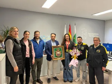 Piélagos felicita a la karateca del Club Kime de Boo Carlota Fernández, reciente campeona del mundo por equipos en la modalidad de kumite