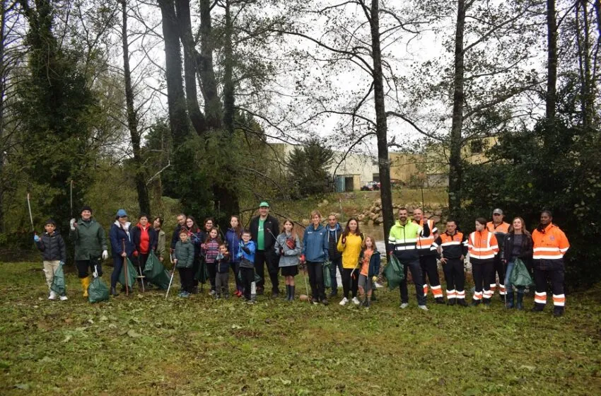  En la ribera del Pisueña a su paso por La Penilla, se han recolectado 74 kg de basura gracias a la actividad de voluntariado ambiental