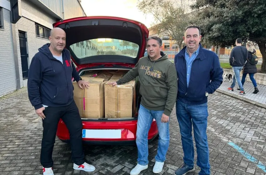 Noticias de Cantabria | El Cántabro | El Ayuntamiento dona material deportivo a la Fundación Kalilu Jammeh