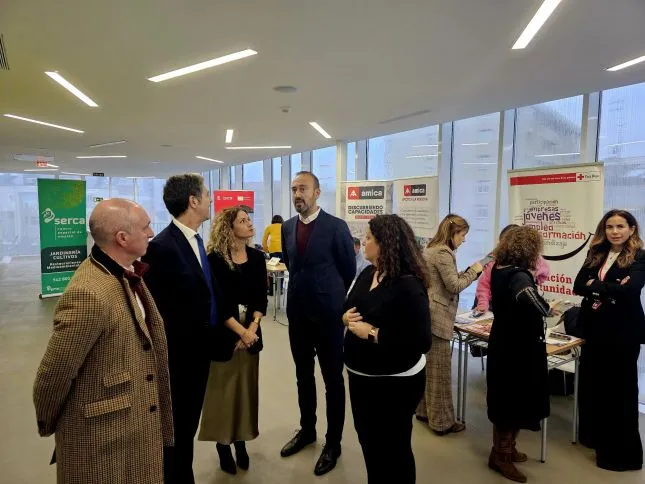 Noticias de Cantabria | El Cántabro | López Estrada inaugura la 3ª edición de la Feria del Empleo y Talento de Torrelavega ‘Cantabria Emplea’