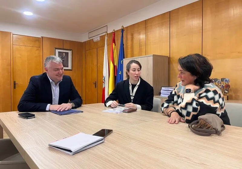  Agüeros facilitará el acceso del Ayuntamiento de Cabuérniga a la financiación de los fondos europeos necesarios para dotar de un uso público al edificio de las antiguas escuelas de Terán