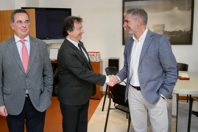  Gobierno y Autoridad Portuaria de Santander reforzarán su colaboración para impulsar el desarrollo socioeconómico de la flota pesquera