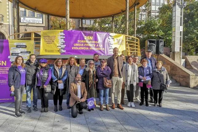 Noticias de Cantabria | El Cántabro | Torrelavega se suma al 25 de Noviembre con la lectura de un manifiesto