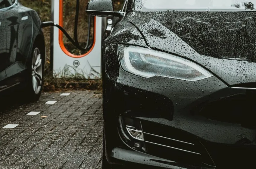  Industria valora medidas para mejorar la seguridad y la eficiencia energética del parque de vehículos de Cantabria