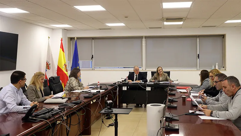 Noticias de Cantabria | El Cántabro | El Gobierno recibe "por primera vez en la historia" las enmiendas de sindicatos y CEOE a los Presupuestos de Cantabria dentro del Diálogo Social