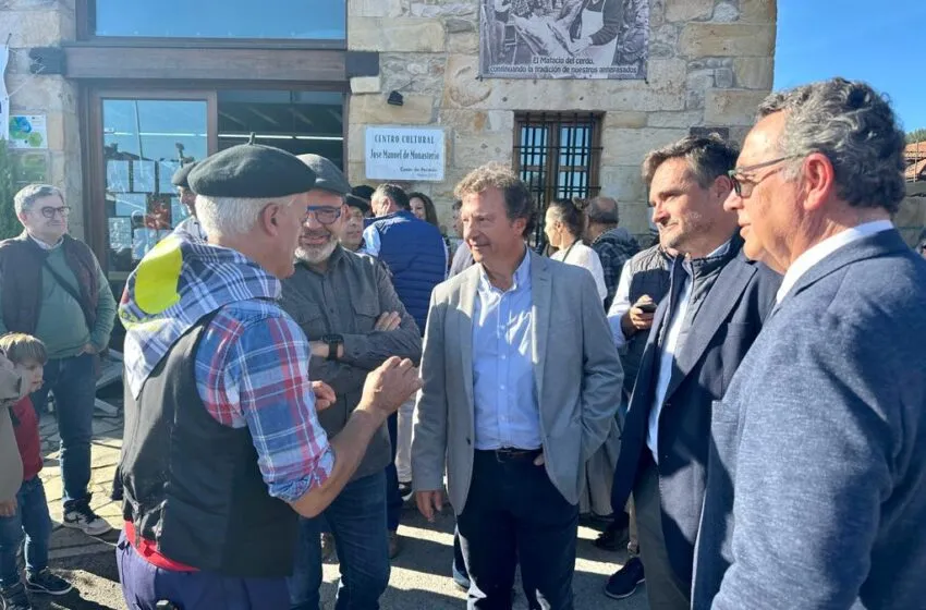  Palencia apoya a los productores agroalimentarios y artesanos durante su visita a la Feria de la Alubia y la Hortaliza que se celebra hoy en Casar de Periedo