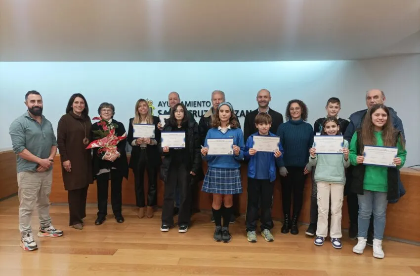 Noticias de Cantabria | El Cántabro | Zayra Abascal, Elena Gutiérrez e Izara Cacho, ganadoras del IV Certamen de Poesía 