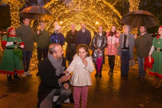  Torrelavega abre el Parque Mágico de la Navidad y transforma la calle Ancha en una pista de esquí